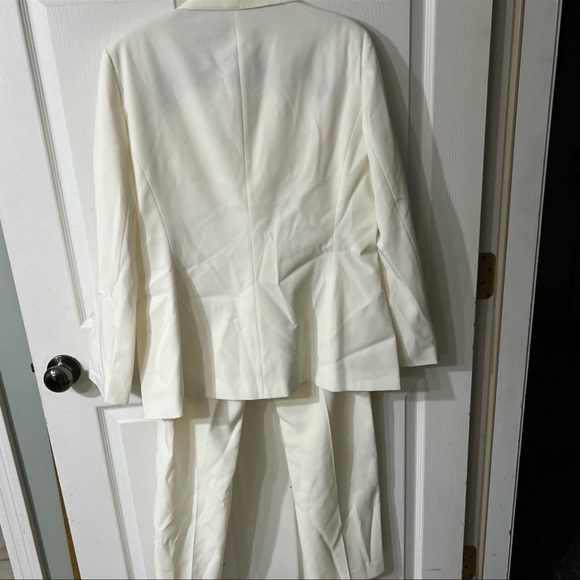 Emily Designs Classic Cream Men's Suit - Picture 2 of 6